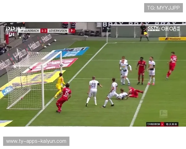 阿诺德任意球形成混乱后头球破门 阿诺德任意球形成混乱后头球破门