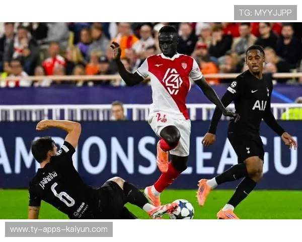 热刺维卡里奥扑点练习表现亮眼