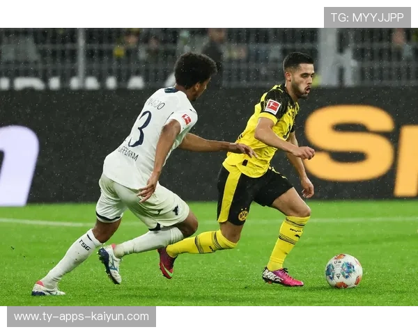 德甲多特外线连拉,前场威胁直逼球门——边线冲击力背后的装备力量与训练秘籍 德甲多特外线连拉,前场威胁直逼球门——边线冲击力背后的装备力量与训练秘籍